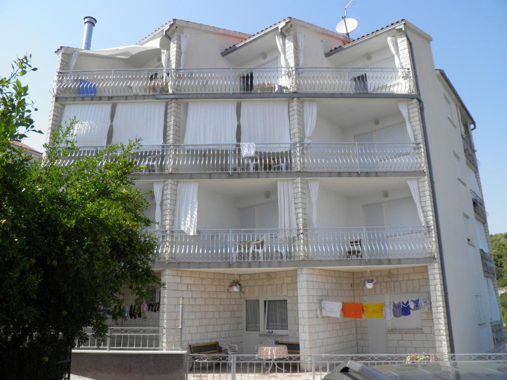 Apartments Horizont Трогир Экстерьер фото